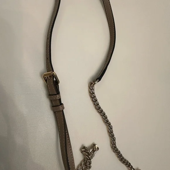 Burberry Madison Leather Beige Crossbody Bag with Gold Accents Authentic - Picture 9 of 12